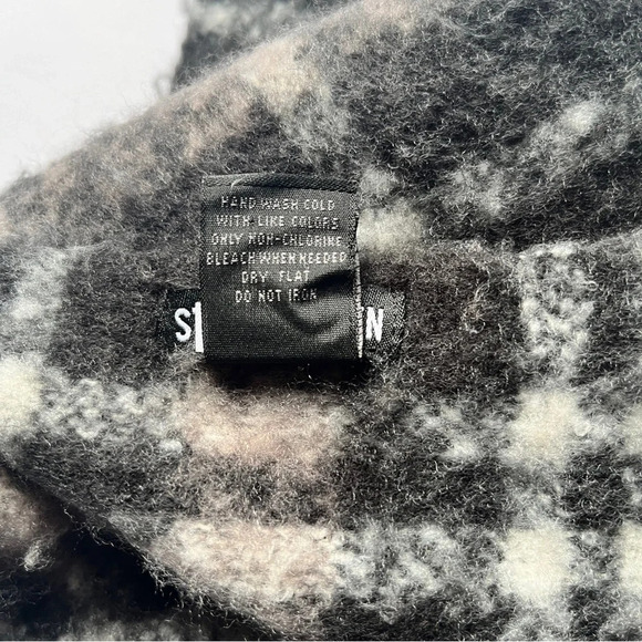 Steve Madden Classic Plaid Scarf Fringe Trim Super Soft Fuzzy Cozy Warm One Size - Picture 4 of 8